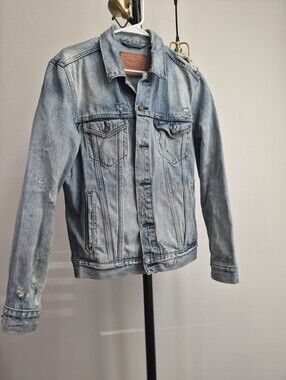 Vintage Style Levi's Denim Jacket Distressed Light Wash Men's Size M